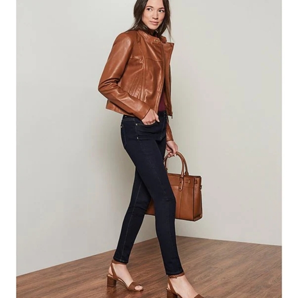 OvroCathrine's tweet photo. So good I had to share! Check out all the items I'm loving on @Poshmarkapp from @karen_jackson10 #poshmark #fashion #style #shopmycloset #7forallmankind #gloriavanderbilt #michaelmichaelkors: https://t.co/S5We5rYc0L https://t.co/UJ6bHk4YjT