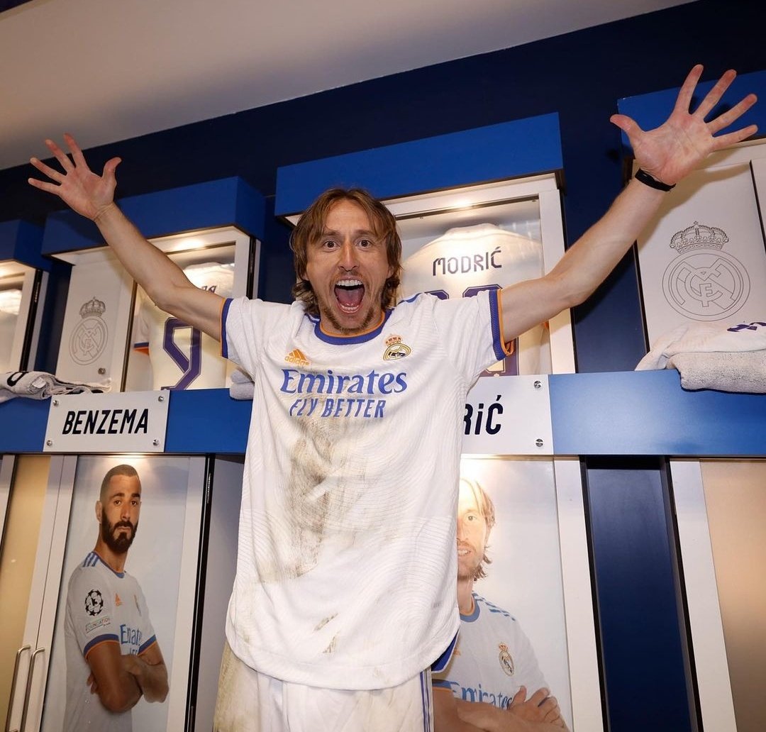 (fan) REAL MADRID FANS 🤍 tweet media