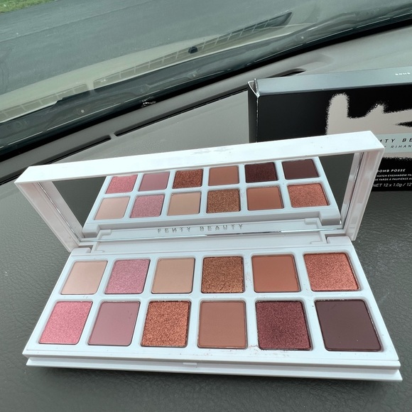 So good I had to share! Check out all the items I'm loving on <a href="/Poshmarkapp/">Poshmark</a> from @Wandamartins6 #poshmark #fashion #style #shopmycloset #fentybeauty: posh.mk/Lxz4SL98vBb