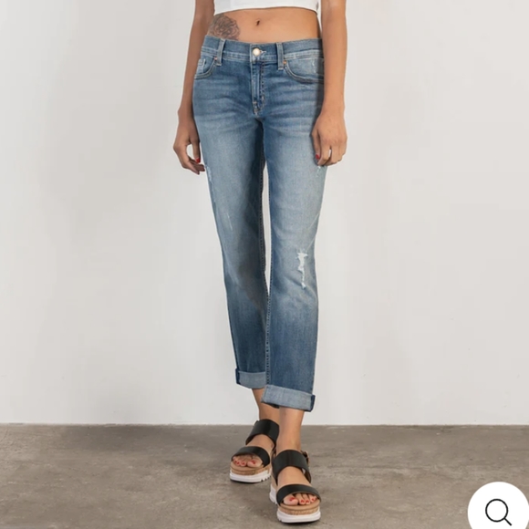 DiscoverJem's tweet photo. So good I had to share! Check out all the items I'm loving on @Poshmarkapp #poshmark #fashion #style #shopmycloset #paige #anthropologie #dressbarn: https://t.co/lf6T0qY6UD https://t.co/Z2gPuZHSL2