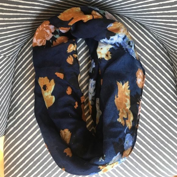 atkinsonr2020's tweet photo. So good I had to share! Check out all the items I'm loving on @Poshmarkapp #poshmark #fashion #style #shopmycloset #sincerlyjules #prettylittlething: https://t.co/MqsKfCXP2x https://t.co/FLgqtCFLXn