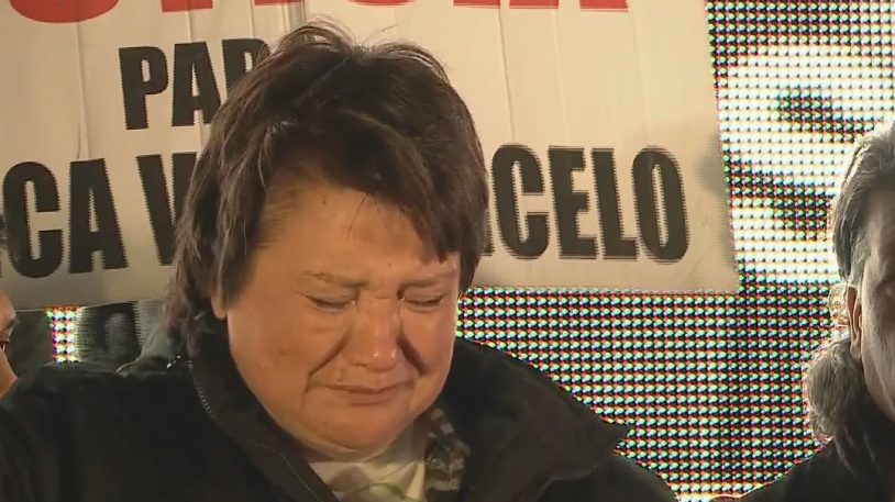El llanto de la mamá de Cecilia Strzyzowski en la marcha en Buenos Aires para pedir justicia por su hija tn.com.ar/policiales/202…