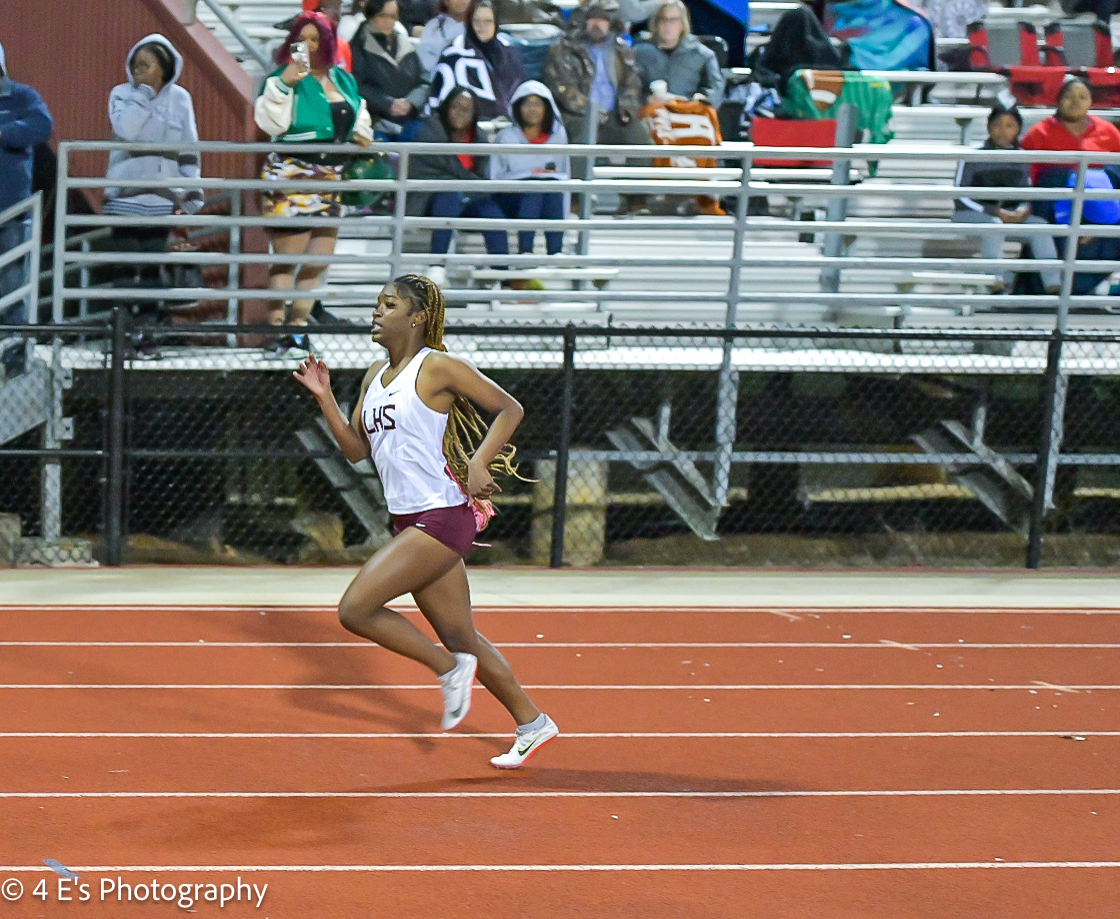 lhscc_track's tweet photo. We are 1 week away from our Track Camp. Parents, it's not too late to sign up your child and let them learn more about the sport of track &amp; field from our LHS athletes.

Sign up via QR code or link below https://t.co/tvI27XahEN…   

Go Farmers https://t.co/uWhtHEnk22