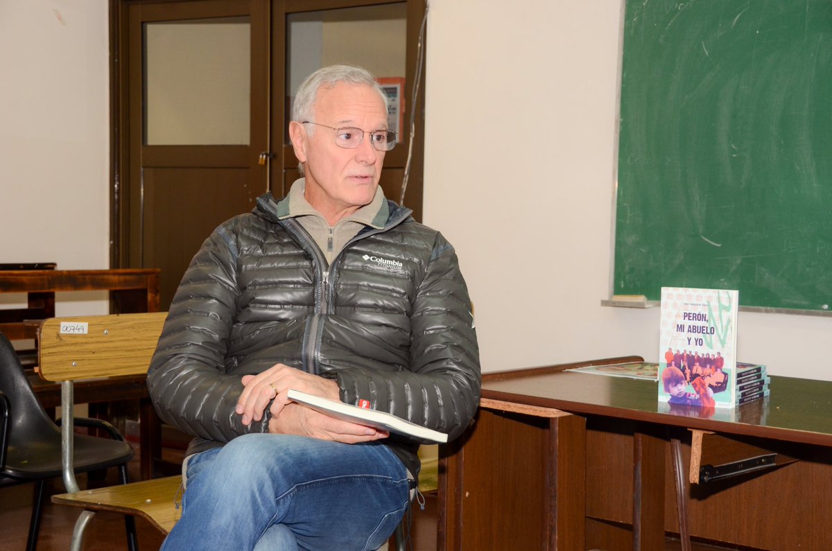 En la ocasión acompañé a <a href="/Juansriera/">Juan Sebastian Riera</a> en la presentación de su libro “Perón, mi abuelo y yo”.