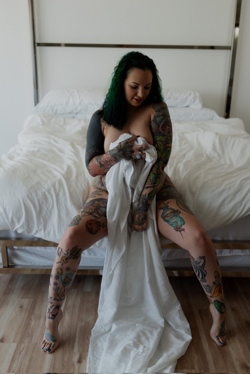 dnboudoiraz's tweet photo. So far, Twitter's reach isn't great. Many limitations on sharing across multiple platforms. I'm too little, too late for this one it appears. 

Do we hashtag any more? Do we just hope people will find and follow our work? Just trying to figure this out. https://t.co/g6A0QpKggp