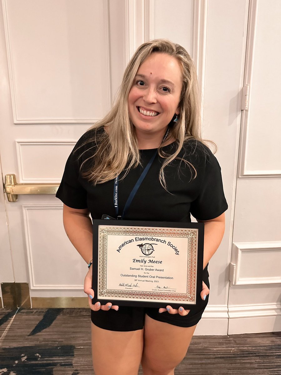 EmilyNMeese's tweet photo. Someone pinch me 🥹 thank you so very much @ElasmoSociety for this huge honor of being the Gruber Award recipient 🦈💙 https://t.co/191CGNfFFS