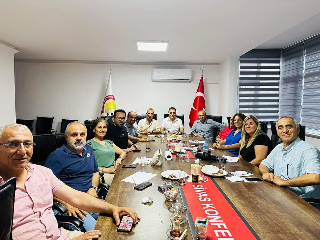 Değerli #Sivaslılar, Sivas Konfederasyonu Yönetimi olarak, Genel Merkezimiz'de birlik ve dayanışma ruhuyla hareket ettiğimiz güzel bir toplantıda önümüzdeki günlerde yapacağımız etkinliklerin yol haritasını belirledik. Çok yakın zamanda etkinliklerimiz sizlerle paylaşılacaktır.