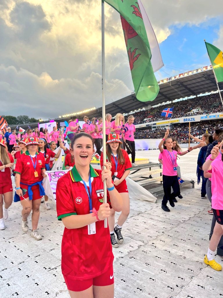 THISGIRLKICKS's tweet photo. 🇸🇪||𝐆𝐎𝐓𝐇𝐈𝐀 𝐂𝐔𝐏 𝟐𝟎𝟐𝟑

What a brilliant experience for our group at the 𝐆𝐨𝐭𝐡𝐢𝐚 𝐂𝐮𝐩 𝐎𝐩𝐞𝐧𝐢𝐧𝐠 𝐂𝐞𝐫𝐞𝐦𝐨𝐧𝐲 this evening🤩

Memories that will last a lifetime for our players & staff💙

It was a privilege to represent 🏴󠁧󠁢󠁷󠁬󠁳󠁿 𝐖𝐚𝐥𝐞𝐬 on the big stage, walking out in front of 50,000 + was an unbelievable experience😍

#WeAreGothiaCup