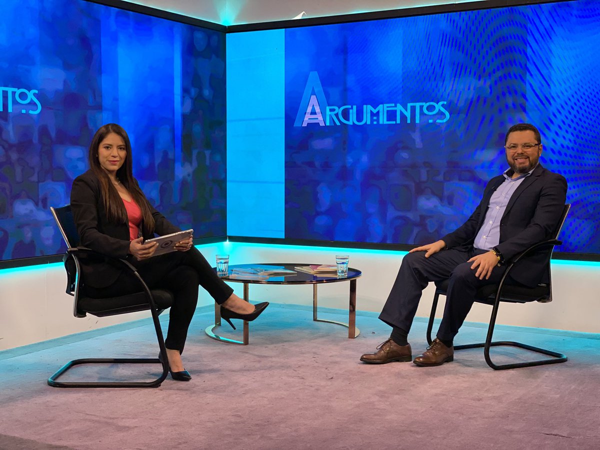 #Argumentos | <a href="/rosa_periodista/">Rosa Colmenares</a> entrevista a Antonio Ecarri (<a href="/aecarri/">Antonio Ecarri A.</a> ), Precandidato Presidencial 

Conversamos sobre la actualidad política nacional y su acto de proclamación como candidato del <a href="/LapizVenezuela/">Alianza Del Lápiz</a> 

<a href="/globovision/">Globovisión</a> 📲