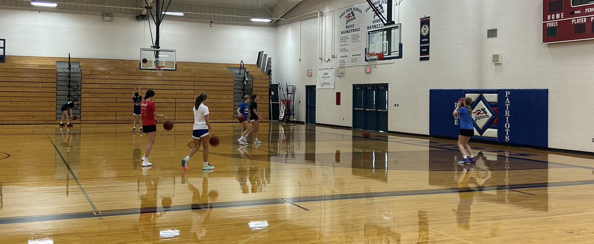 threesandd's tweet photo. Ton of work getting done in #JulyOpenGym….
#GymFull #PDQ https://t.co/iLb8cqQnBK