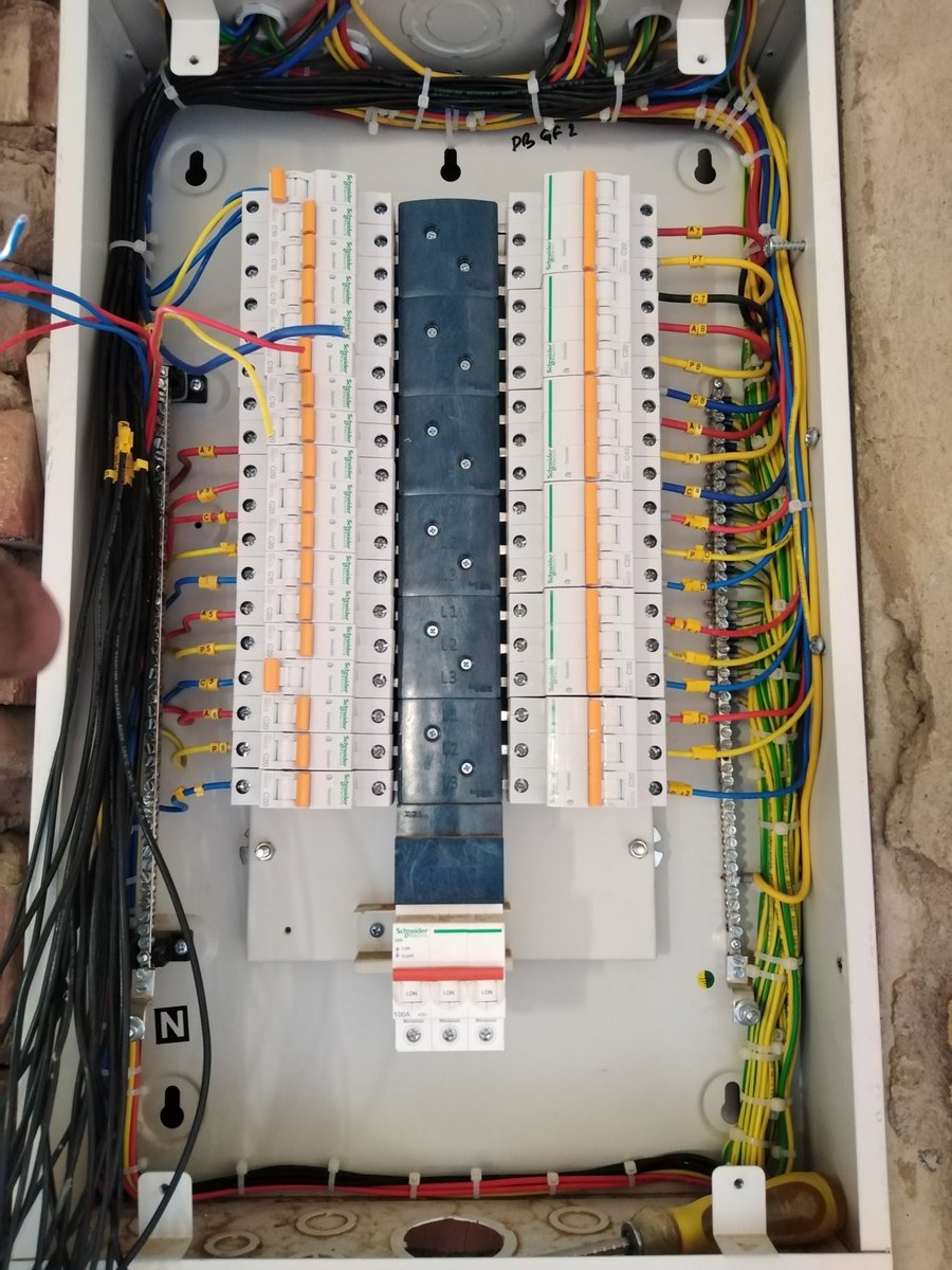 Almoiz_a7md's tweet photo. ⭕️ متوفر فريق عمل في ( عطبرة ، الدامر ، شندي ، بربر ) لصيانة و تمديد أعمال الكهرباء بالاضافة لتركيب و صيانة أنظمة كاميرات المراقبة CCTV و أنظمة الأمان Access Control و أنظمة الطاقة الشمسية.
DM for info.
#رتويت https://t.co/TuhExcXZwI