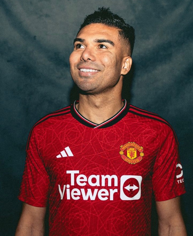🚨🇧🇷| RT if you agree Casemiro is the best CDM in the world.. 🔥🔄 #MUFC ✅
