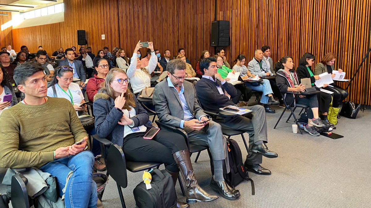 GGGICol's tweet photo. #AEstaHora, participamos en la presentación de @GansoColombia, quien comparte su experiencia en el sector cárnico y lácteo para el monitoreo y la trazabilidad de los bosques, reafirmando el compromiso con los @ACD_Col y la sostenibilidad de Colombia.🌳🐄 
🇨🇴#PorLaCeroDeforestación