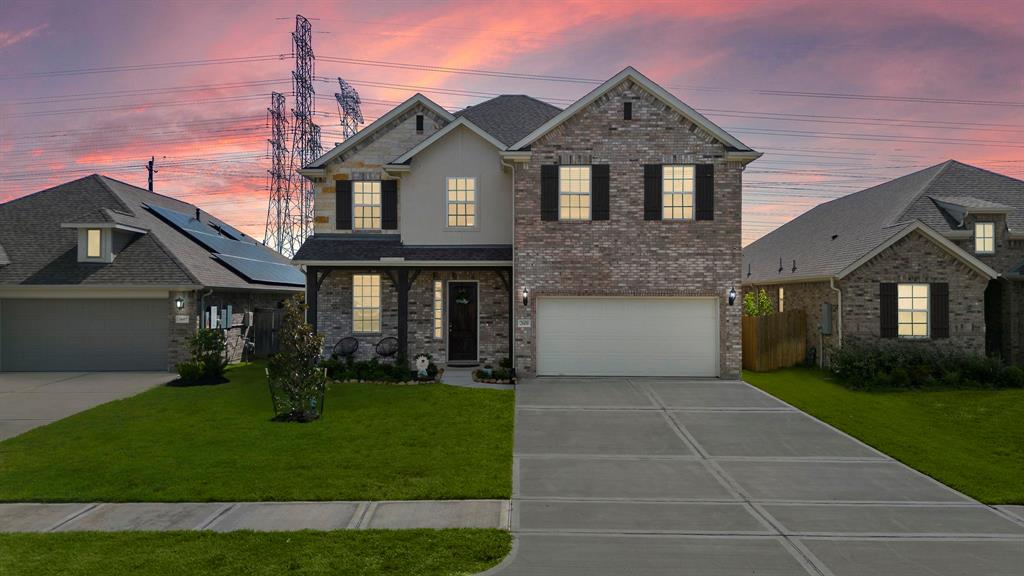 TheRichardsonPG's tweet photo. Create new memories in this beautiful home.  #homesforsale  https://t.co/8buakDV8b5 https://t.co/N5eai6Dre1