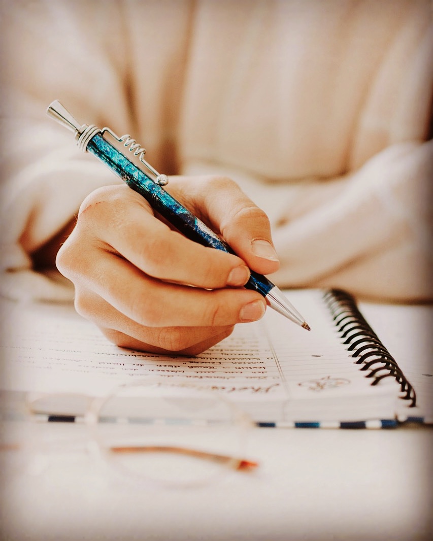 Opening up the books again - writer and editor - gemmakay.co.uk/post/isle-of-w… 
#freelance #Writer #IsleofWight #Content #copyediting