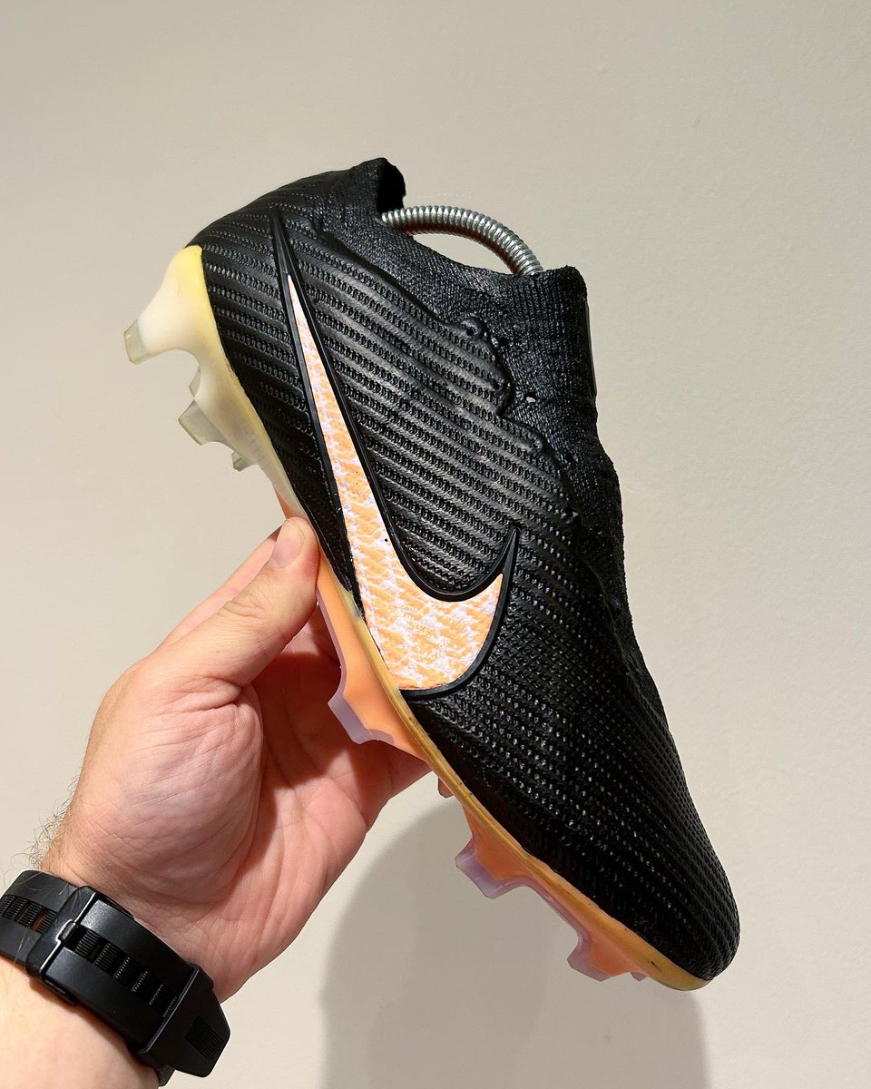customblackouts's tweet photo. #sendthemin
Pre Season is the Reason 🖤 https://t.co/Ia9DK3GoWC