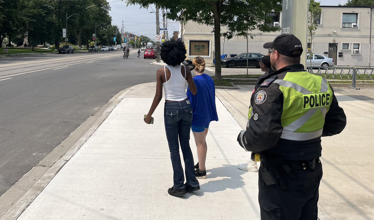 TPSMotorSquad's tweet photo. We attended the Motorola First Responders Camp and hung out with dozens of teens from LAMP Centre and both the Albion and Toronto Boys & Girls Clubs.
It is a week long camp at Humber College to encourage high schoolers to consider careers in Police, Fire or EMS.
#HM10
#HM47 https://t.co/Rzf5Hglr4F