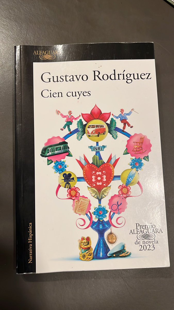 eduardosacheri's tweet photo. Terminé de leerlo ayer. Me pareció muy, pero muy bueno. Mis felicitaciones para @GustavoEscribe 😀👍🏽 https://t.co/Lg4ZRcXDxH