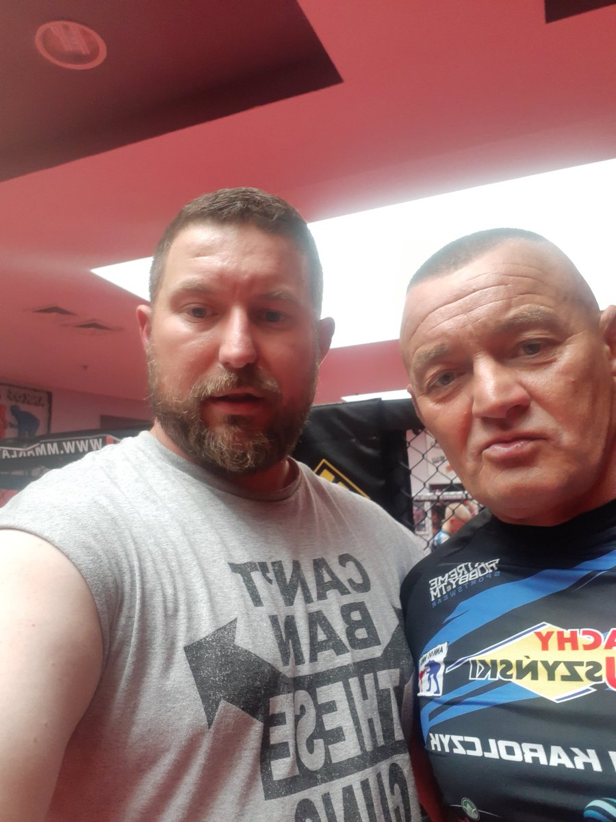 CoachVoyt's tweet photo. Real recognizes real !
🥋🤝🏈 🇵🇱💪
Absolute honor to rekindle old friendship legendary MMA Coach Andrzej Kościelski in his #AnkosMMA training center...🤔
Had the pleasure to meet
@marcitybura. Be great ! #contactprep
#funemployment @EASPORTSUFC @ScottPeters53 https://t.co/osqO0FzLio