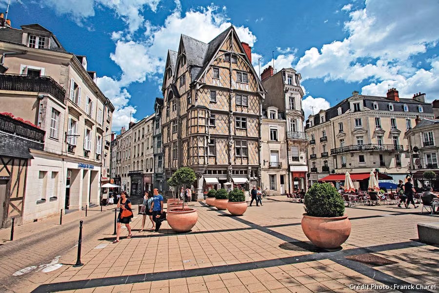 _letraqueur_'s tweet photo. J'ai passé quelques jours à Angers afin de visiter quelques châteaux. 

La ville est trop intéressante. J'ai d'ailleurs commencé par son château... 

Je vous détaille mon séjour ⬇️ https://t.co/V6wPkfVAuc