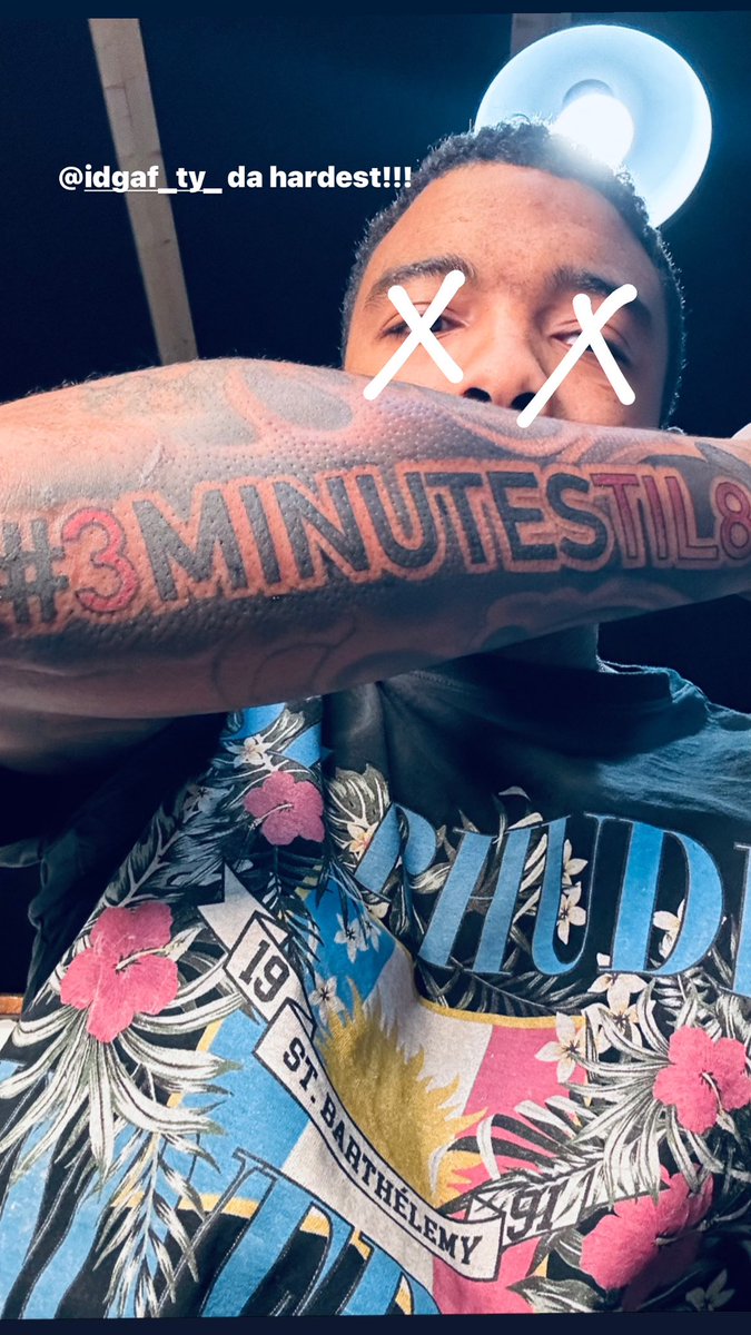 officialNiE7's tweet photo. #3MINUTESTIL8 7:57 VA 🖖🏾 https://t.co/7MO8KwDBvP
