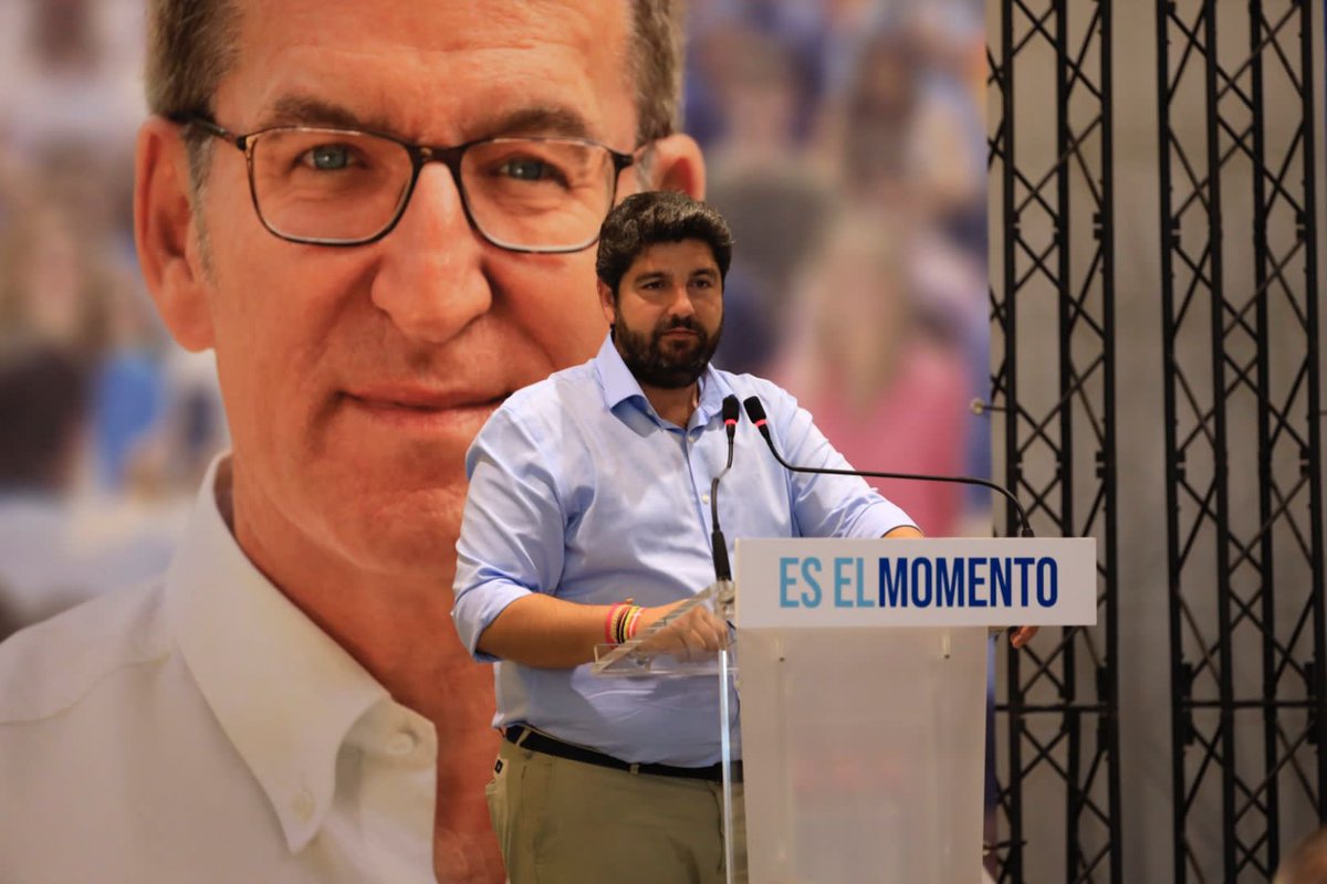 PPRMurcia's tweet photo. ▶️La única garantía para que el @ppopular tenga la mayoría suficiente y no depender de nadie y asegurarse un gobierno fuerte en solitario, es votando a @NunezFeijoo 

Junta directiva de @ppcehegin https://t.co/uXnYkuSrQs