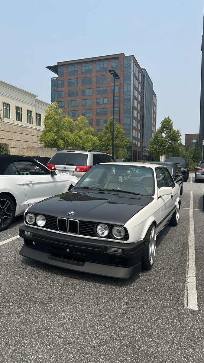 e30_leo's tweet photo. @Bringatrailer https://t.co/mO7vHHR0Wr