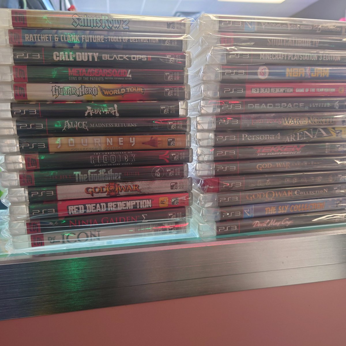 RetroGameVault's tweet photo. Hey everyone! Big stack of high quality PS3 games going out right now! We are here 12-7 every day but Sunday, so stop by and say hi! https://t.co/zkQnylpasv