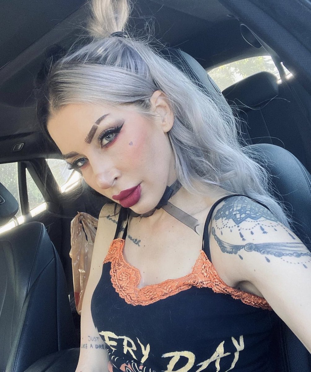 Yawn. I’m missing @BLOODNGLlTTER so hard.