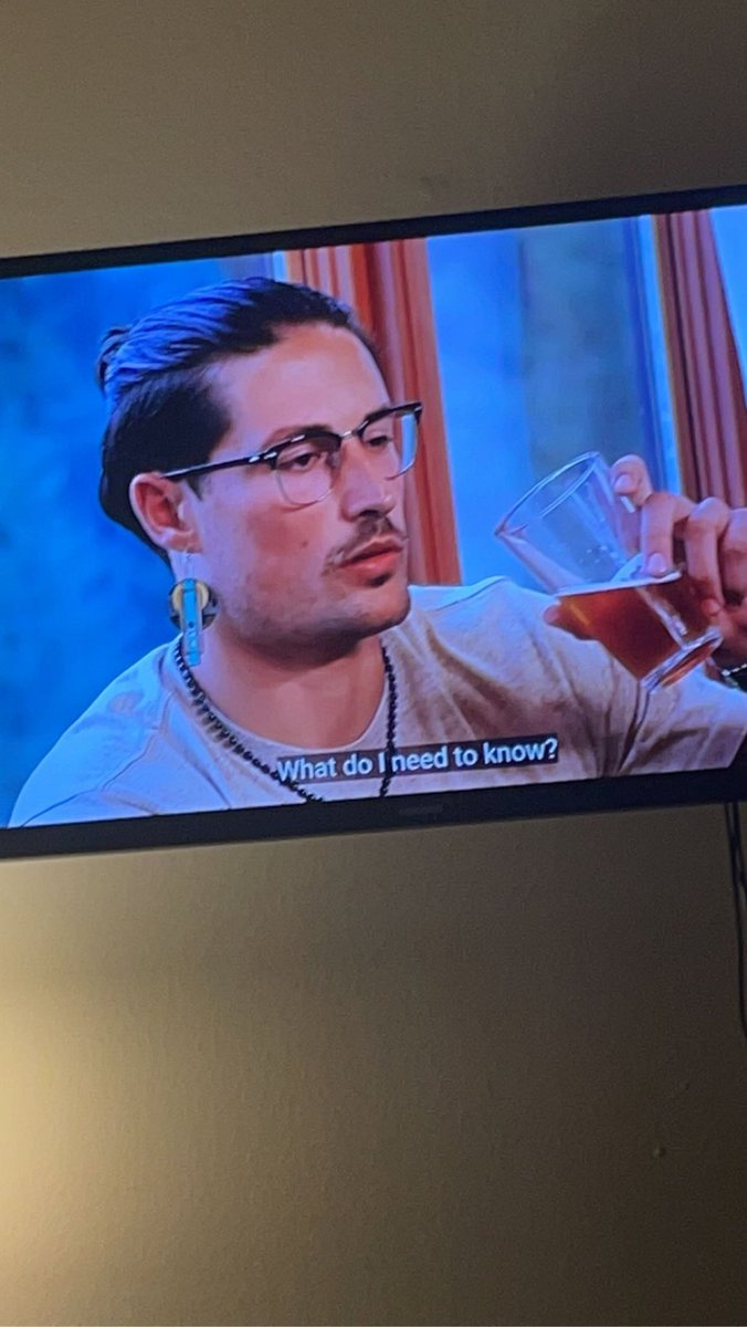kayley_gordon_'s tweet photo. brayden exceeded the earing budget for the season #bachelorette https://t.co/EvYXh28l3q