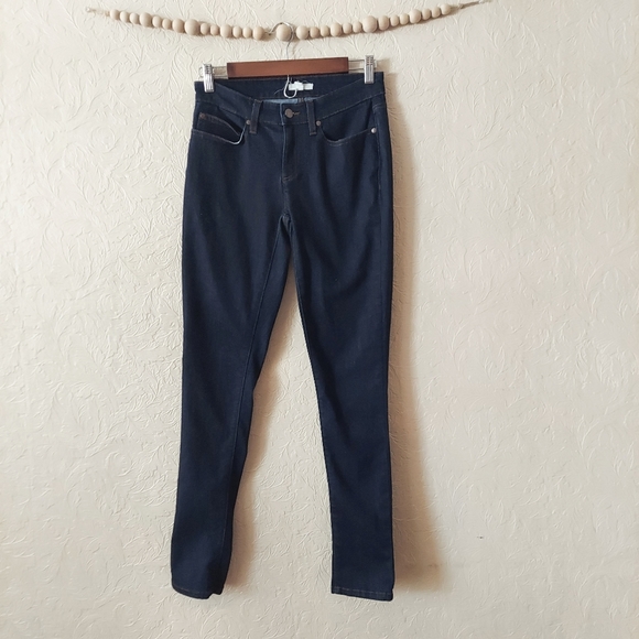 _INEScapable_'s tweet photo. So good I had to share! Check out all the items I'm loving on @Poshmarkapp #poshmark #fashion #style #shopmycloset #eileenfisher #framedenim #rockrevival: https://t.co/fVeEn5tXTc https://t.co/vkOz3cNXsG
