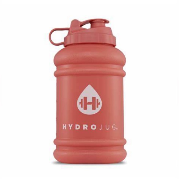 jsnow09's tweet photo. So good I had to share! Check out all the items I'm loving on @Poshmarkapp #poshmark #fashion #style #shopmycloset #hydrojug: https://t.co/SmISpNBeoo https://t.co/F1Kl99tEBQ
