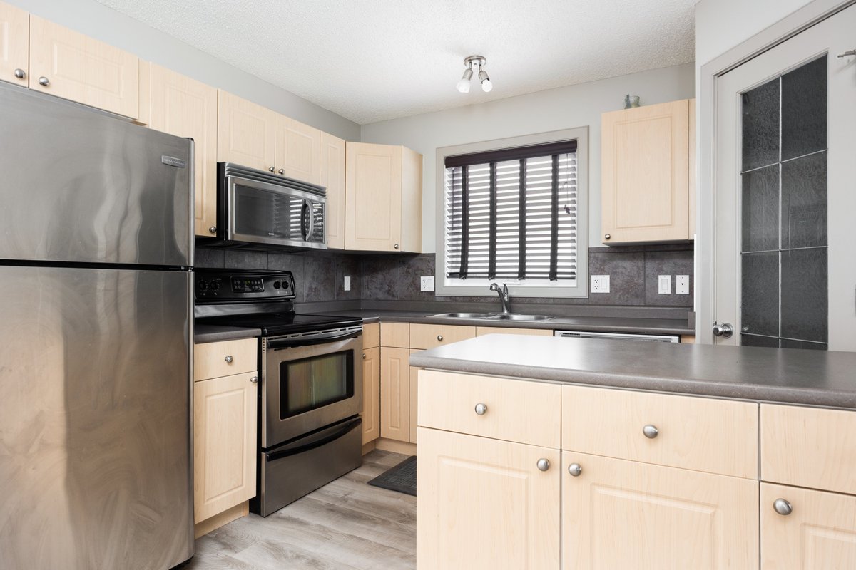 theloregroup's tweet image. ✨🌿 Family Home w/ Legal Suite in Timberlea 🌿✨
257 Rainbow Creek Drive | $429,900
4 🛏 | 2.5 🛁 | 1,436 sqft. 📐
View Listing Here: theloregroup.com/property/A2030…

Contact:
Susan Lore - REALTOR®
780-714-1060 | susan@theloregroup.com

@CBFortMcMurray