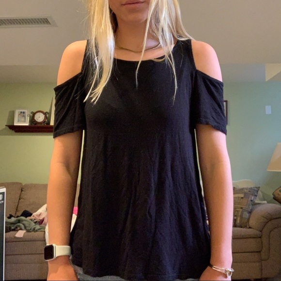 Blazedgoddes's tweet photo. So good I had to share! Check out all the items I'm loving on @Poshmarkapp #poshmark #fashion #style #shopmycloset: https://t.co/IXuTyIi3pv https://t.co/tEtRvnOCQD