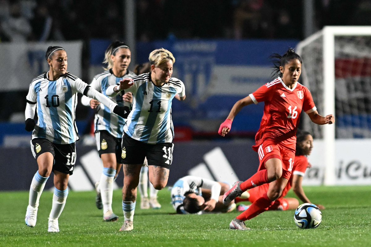 Steffotiniano's tweet photo. Un proceso que acaba de comenzar, crean en esta ilusión, en este trabajo, en nosotras.
Juntos somos más fuertes.
Arriba Perú! 🇵🇪
.
.
.
.
@cseplayers_oficial https://t.co/4xv8lh83lG
