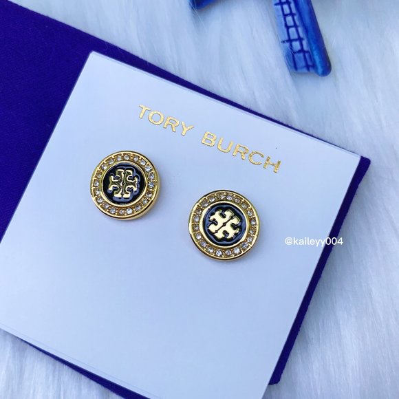 writersmiley's tweet image. So good I had to share! Check out all the items I'm loving on @Poshmarkapp #poshmark #fashion #style #shopmycloset #toryburch #katespade #bunniesbythebay: posh.mk/2uN3oYhdwBb