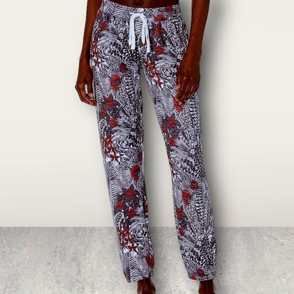Pufferfish1980's tweet photo. So good I had to share! Check out all the items I'm loving on @Poshmarkapp from @mMizlisalou222 #poshmark #fashion #style #shopmycloset #tedbaker #naturalkharmabyavelon #pjsalvage: https://t.co/veYcZApUEE https://t.co/4oPX1OC2r8