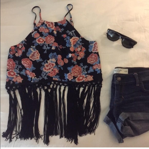 janee42476's tweet photo. So good I had to share! Check out all the items I'm loving on @Poshmarkapp #poshmark #fashion #style #shopmycloset #laundrybydesign #jordan: https://t.co/KsaxVwocnp https://t.co/g4rY3qBAPY