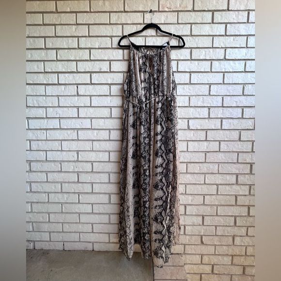 LadyBugLora1964's tweet photo. So good I had to share! Check out all the items I'm loving on @Poshmarkapp from @Bugaboosbargain #poshmark #fashion #style #shopmycloset #motherhoodmaternity #freepeople: https://t.co/mg7eJc8UVs https://t.co/N6ec07fEf3