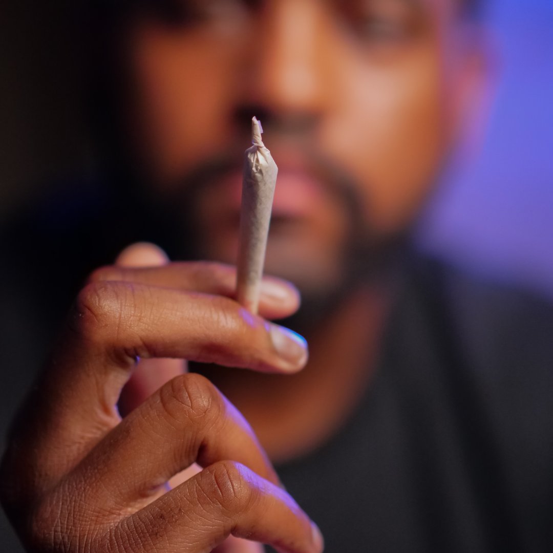 GoodSmokeCo420's tweet photo. Joint or Blunt? 🤔 https://t.co/6tRgsNm2KA