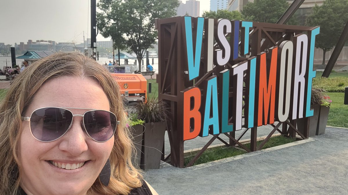 Great Day 1 at <a href="/AVID4College/">AVID</a> Baltimore Summer Institute. My teammate for the week and I snuck off to the National Aquarium this afternoon. It was incredible. Grateful as always for the opportunity to travel and connect with educators from across the country. #AVID4Possibility