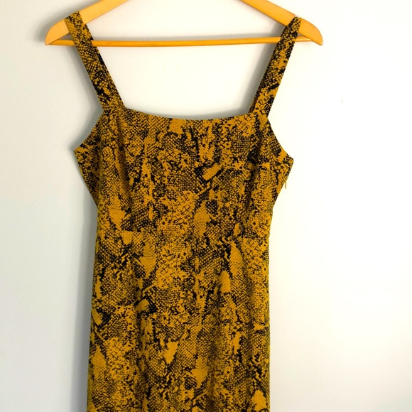 ReaneeRecycled's tweet photo. So good I had to share! Check out all the items I'm loving on @Poshmarkapp #poshmark #fashion #style #shopmycloset #anthropologie #dianevonfurstenberg #sanctuary: https://t.co/CZSb48Xcmw https://t.co/DmOmMMuz8w