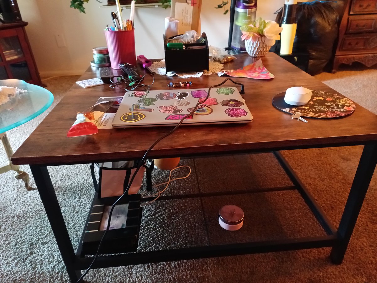 KK_5695's tweet image. Me when i got this badboy up the stairs by myself, it wasnt heavy at all
ps i found it when i was taking out the trash 😂 #newtable