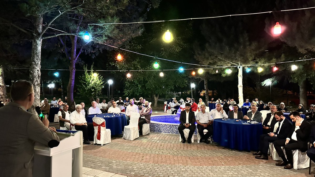 mehmetdemir043's tweet photo. 📌 Tavşanlı/Kuruçay 3 Kademe Teşkilat Toplantısı
AK Parti teşkilatları olarak biz, Türkiye Yüzyılı hedeflerimizde ve halkımıza hizmet yolunda bir araya gelmiş, geleceğe yürüyen güçlü bir aileyiz. 
#Akparti 
#akpartikütahya https://t.co/hx8lt4bio7