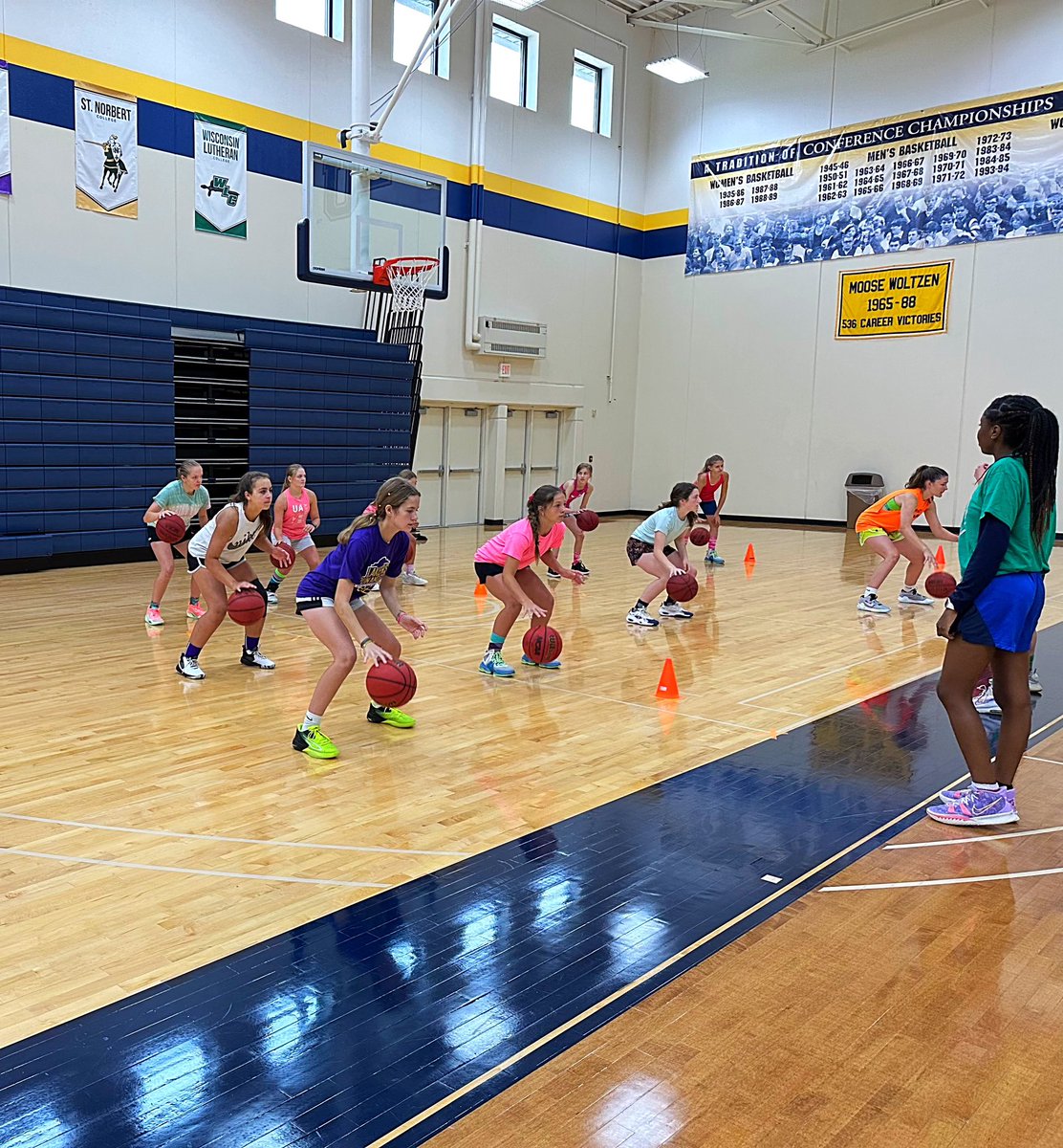 MuskiesWBB's tweet photo. Last week our WBB team had our annual camp. We hope it made a big splash on the youth in our community &amp; beyond! 

These kiddos were able to advance their bball skills, bring out a new competitive side, &amp; have a few dance parties a long the way! 

Future Muskies in the making! 🐠 https://t.co/sCf7LKnWE0