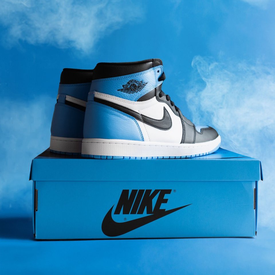 Air Jordan 1 Retro High OG UNC Toe