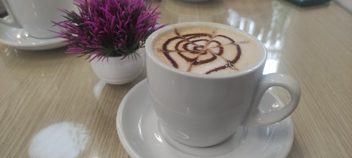 DIEGO_UREX's tweet photo. 🇨🇴#Bogotá radiante ☕📚🌆 https://t.co/AJ4w5GvOzW