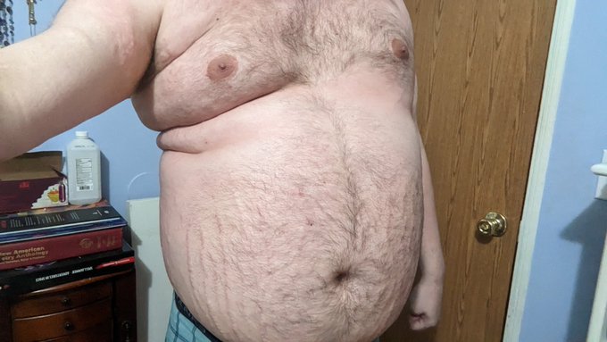 Decided to inflate and keep inflating with no tie off. I feel almost full enough to roll around lol https://t