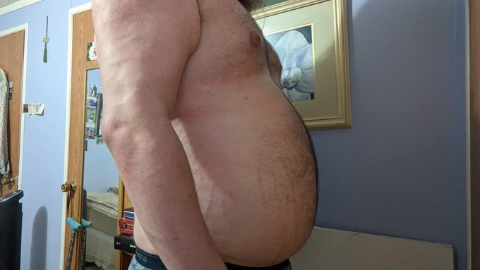 Decided to inflate and keep inflating with no tie off. I feel almost full enough to roll around lol https://t