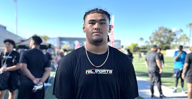 From @GregBiggins: Four-Star OL Isendre Ahfua breaks down June official visits and who's up next. 

https://t.co/6JuC0ITMhT https://t.co/1Lk3CpnLnJ